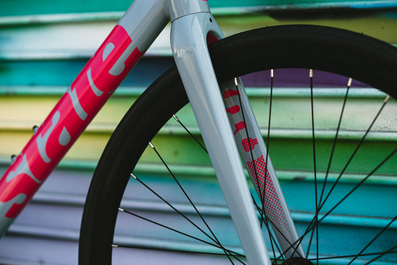 6061 Black Label v3 - Grey / Fuchsia